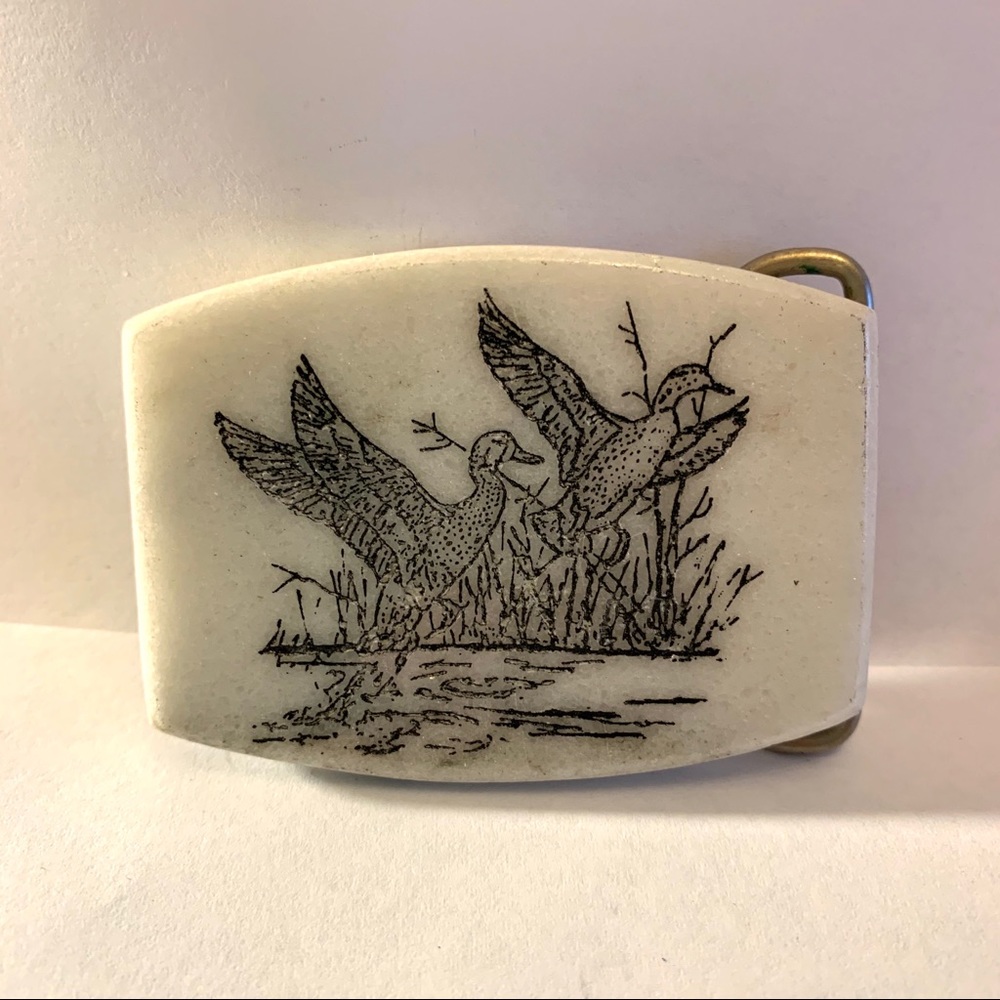 Stone Vintage Belt Buckle - Ducks in Flight